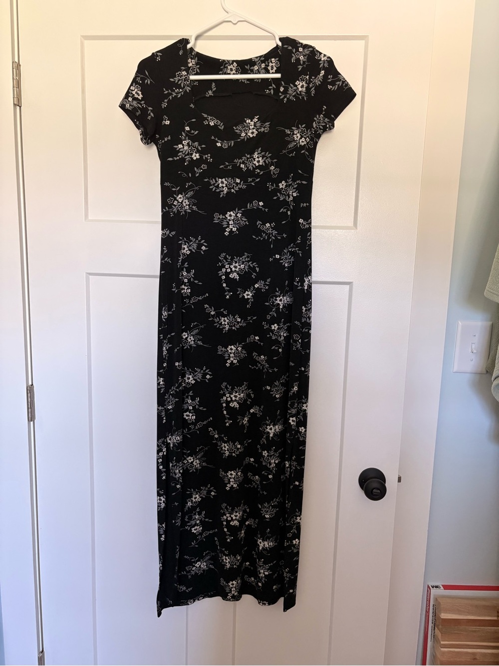 Black Floral Scoop-Neck Maxi Dress
